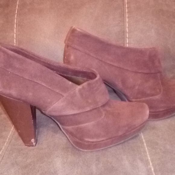 Kenneth Cole Reaction Brown Booties - Picture 3 of 6